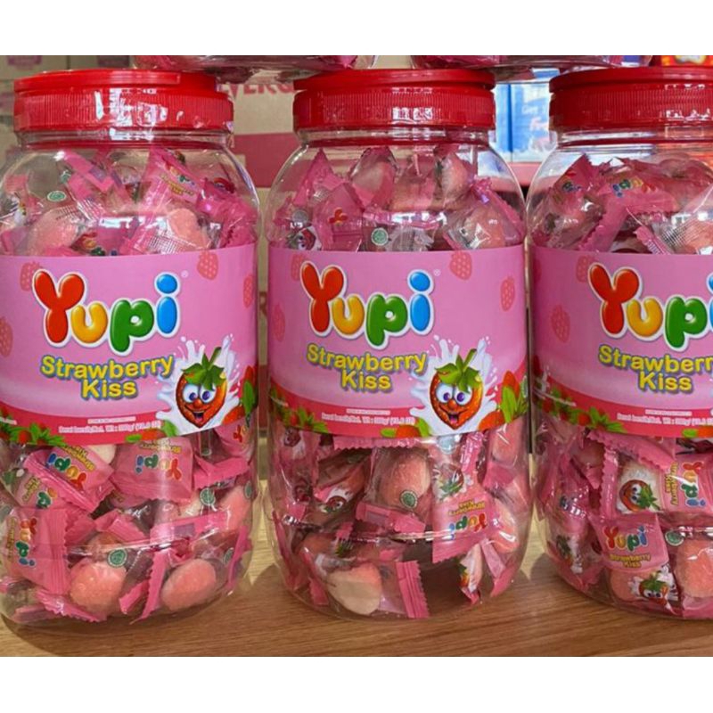 

YUPI KISS STRAWBERY 300 GRAM