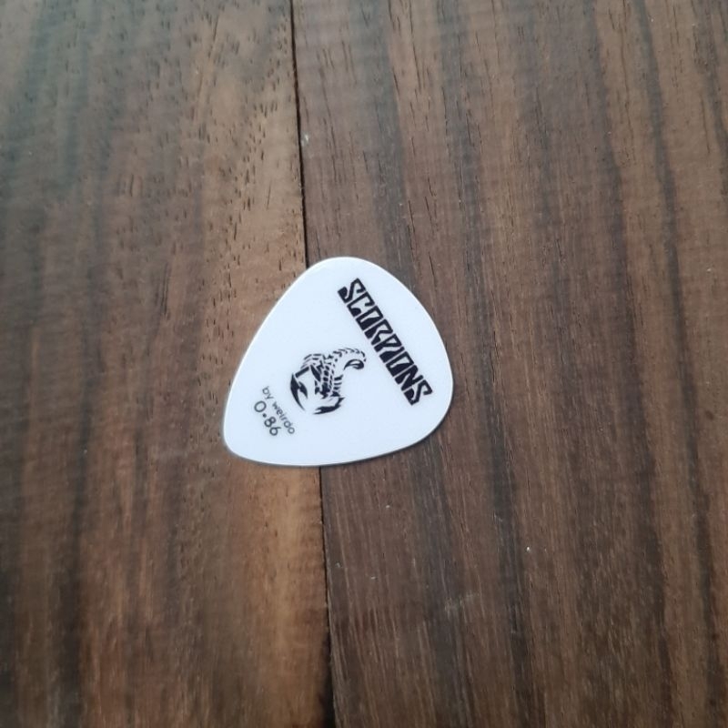 pick gitar edisi band SCORPIONS 0.76mm