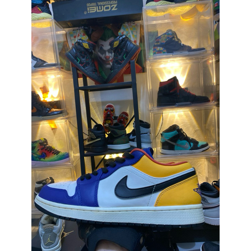 yellow. Size 44.5