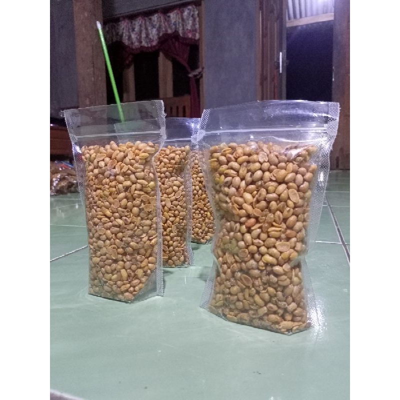 

Kacang Kedelai Goreng Premium 250