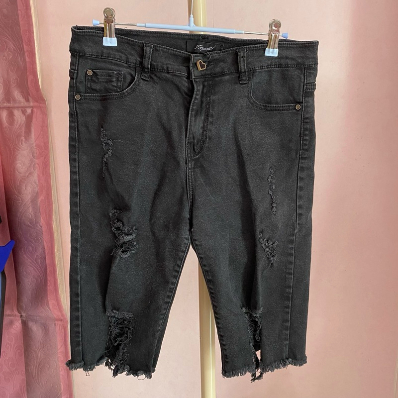 Preloved unbranded celana jeans selutut hitam