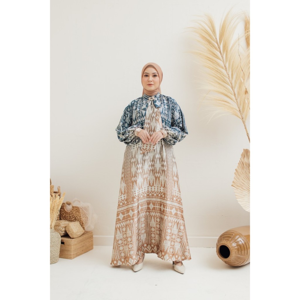 Tapis Dress Wearing Klamby Sale