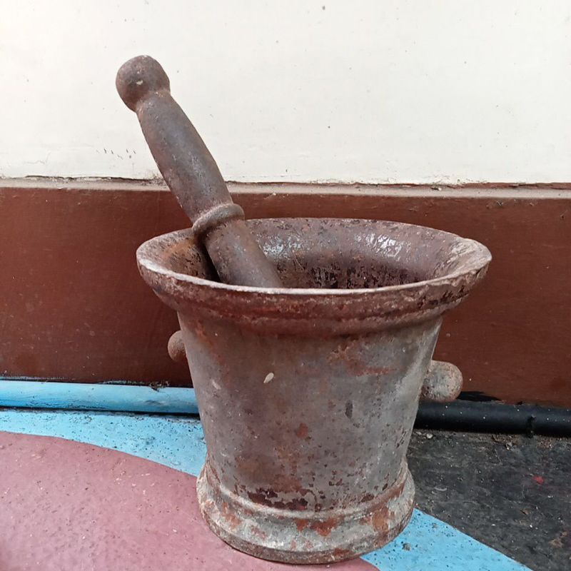 Lumpang Besi Jadul 7.9kg