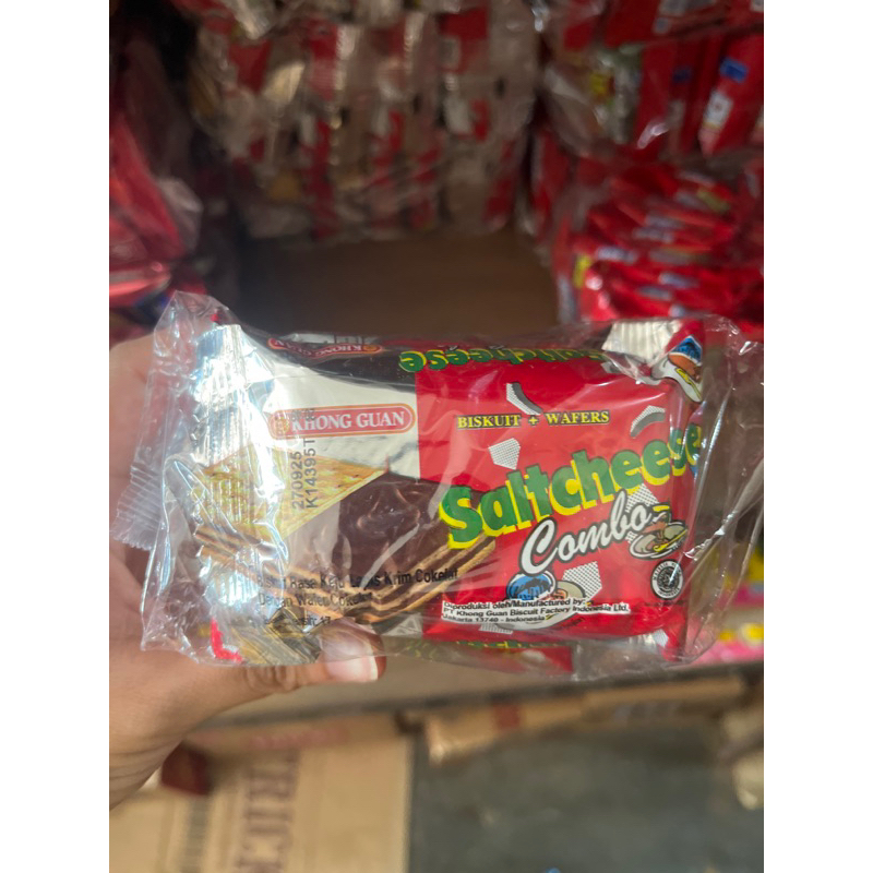

SALTCHEESE BISKUIT WAFER KHONG GUAN - 10pcs