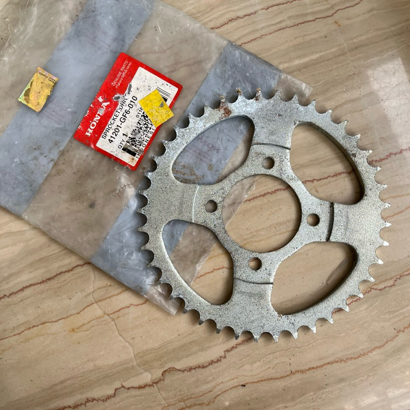 gear gir Roda belakang 428 - 41T Honda win Original Ahm nos 41201-GF6-010