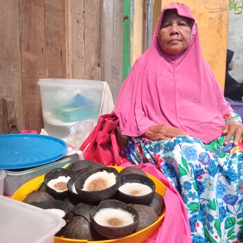 

- KUE MANGKOK - KUE CUCUR - KUE LAPEK PISANG - LAPEK SAGAN PULUT