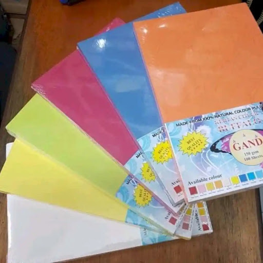 

Gand Kertas Cover 150gsm PAK Isi 100 Lembar Varian Warna Ukuran F4