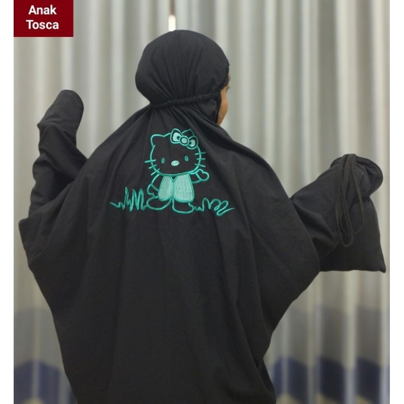 Mukena Terusan Anak Katun Polino Kain Dasar Warna Hitam Motif Bunga Hello Kitty