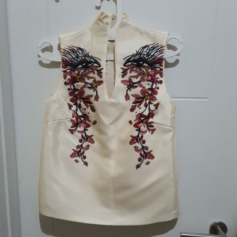 preloved sole mio blouse top size s semi cheongsam cny chinese atasan wanita baju beige light gold