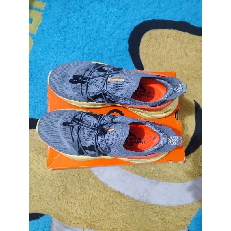 Ortuseight Sepatu Sneakers Restate Grey Ortrange (SECOND)