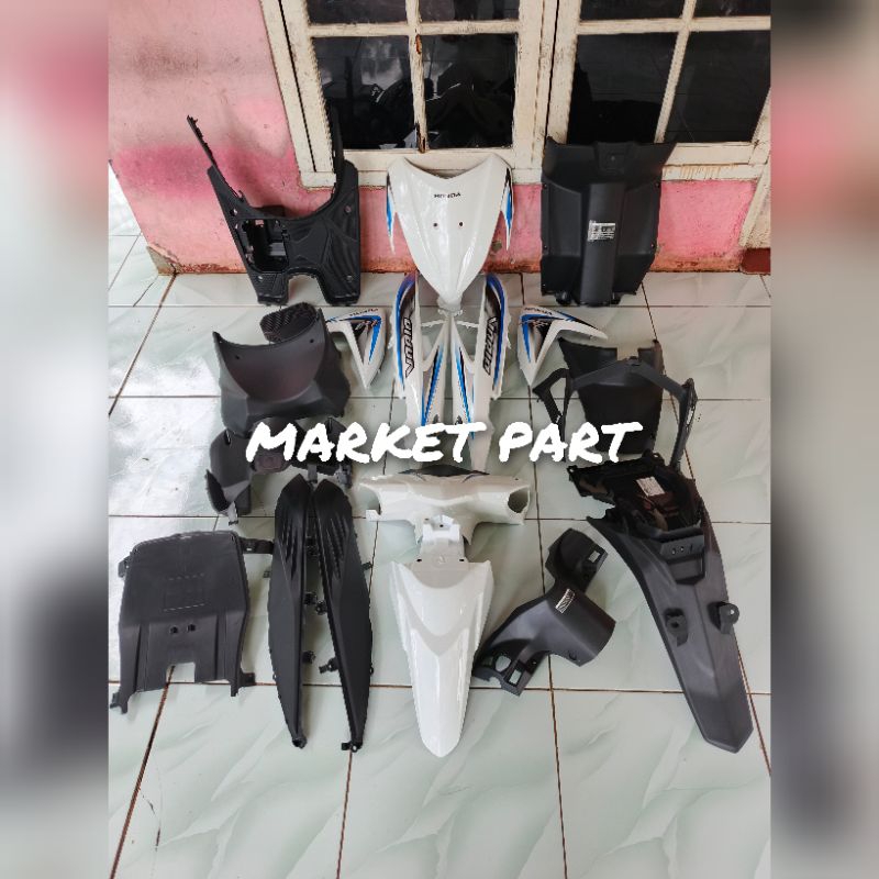 FULL BODY KASAR HALUS VARIO 110 FI LED/VARIO AGNES PUTIH LIS BIRU