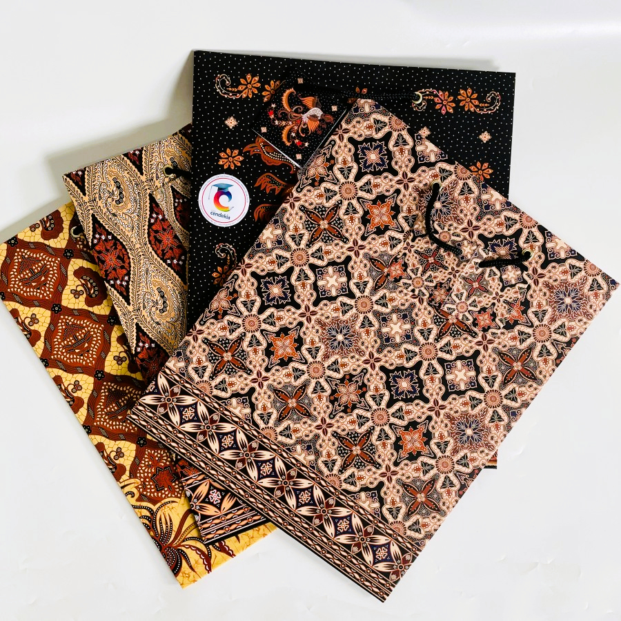 

Tas Kertas Paper Bag KIKY Batik Sedang C - Pak ( 10 pcs )