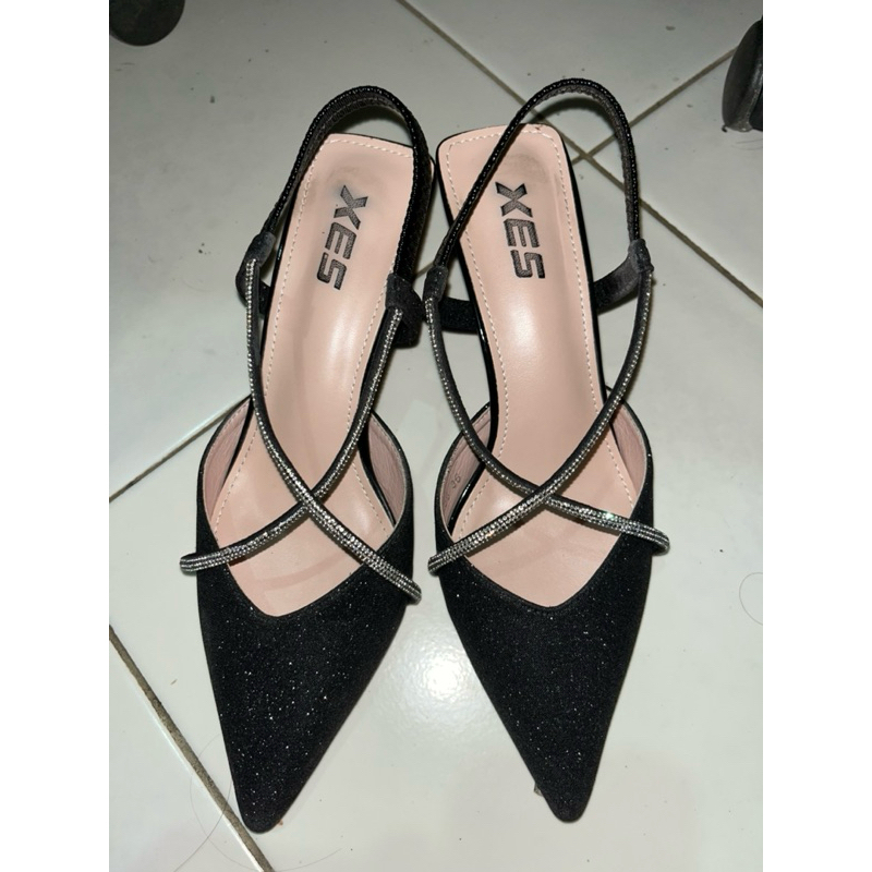 Preloved heels XES KHESYA hitam