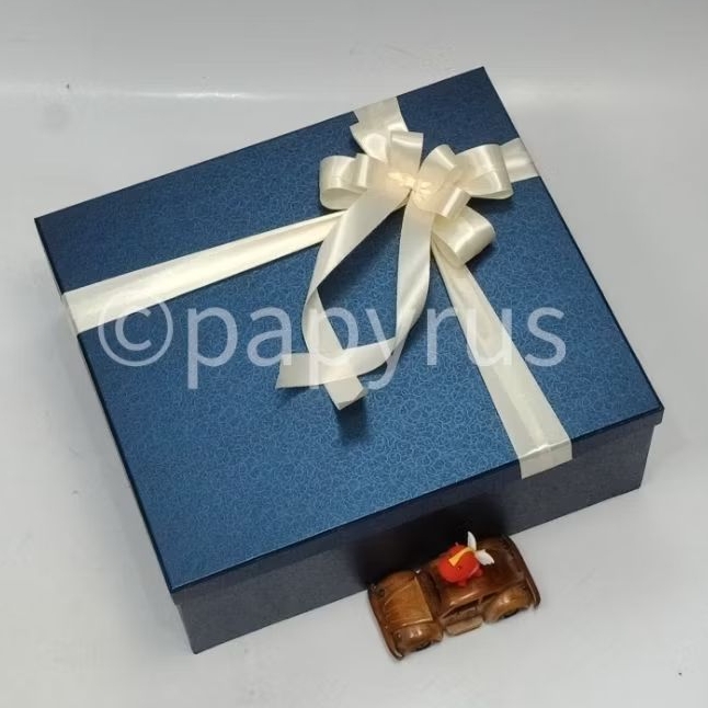 

PAPYRUS 35x40 Tinggi 15cm Kotak Kado Gift Box Hadiah V2