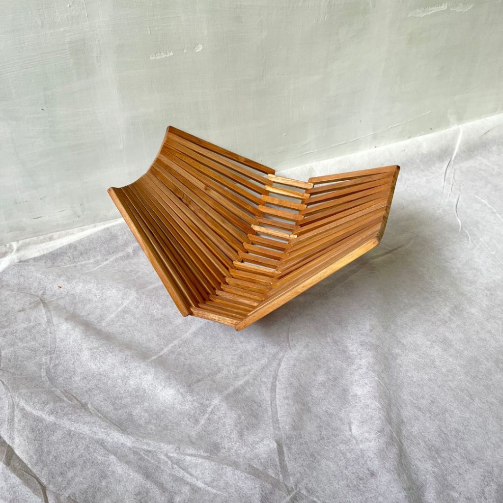 Keranjang buah kayu