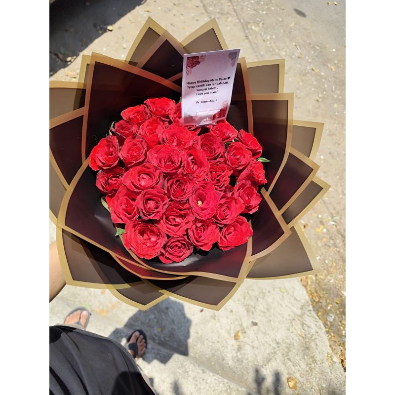 Bouquet bunga mawar merah / Bunga segar asli Surabaya