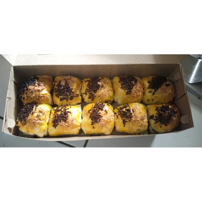 

BOLEN PISANG HOMEMADE isi 10pcs