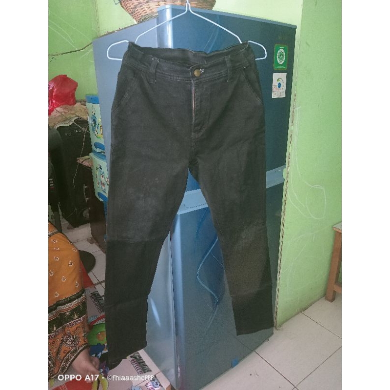 PL CELANA JEANS HITAM