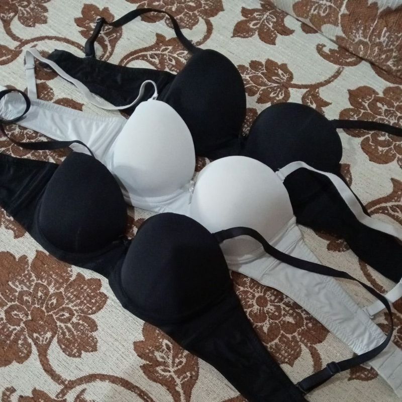YOUNG HEARTS BRA 3 PCS SIZE 32/70B BUSA TIPIS  BERKAWAT