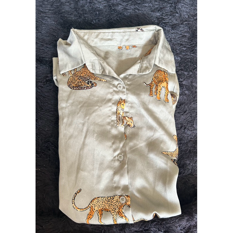 Kemeja macan Zara
