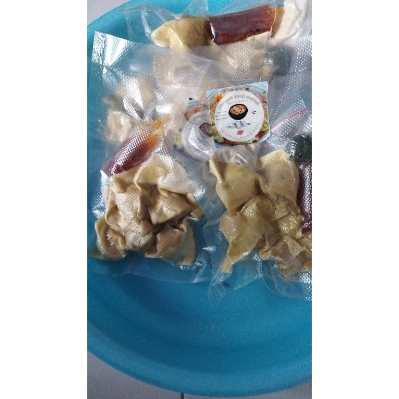 

pangsit kuah Chili oil