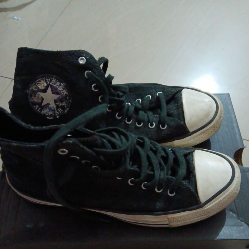 Pre love - Sepatu Converse Chuck 70 Hi Floral