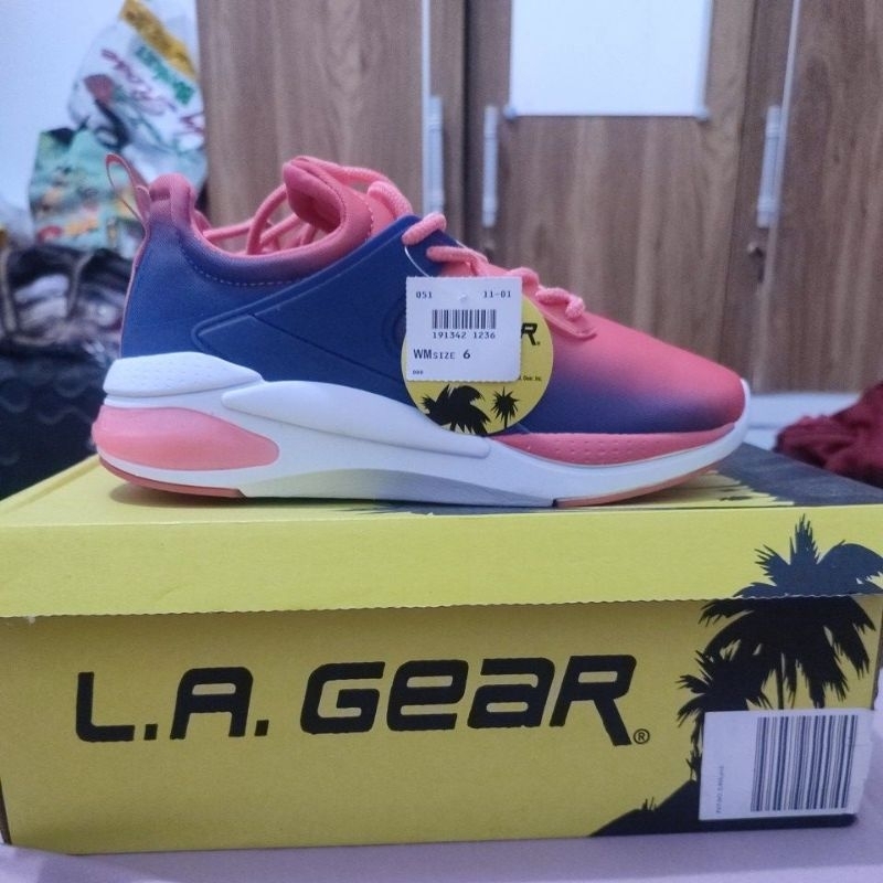 L.A. GEAR BY PAYLESS 06