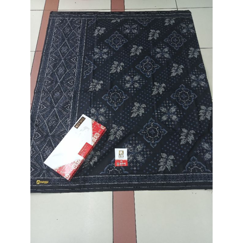 Sarung Tenun Mangga Gold Nusantara Motif Batik Kembang/Sarung Mangga Gold Batik Motif Terbaru