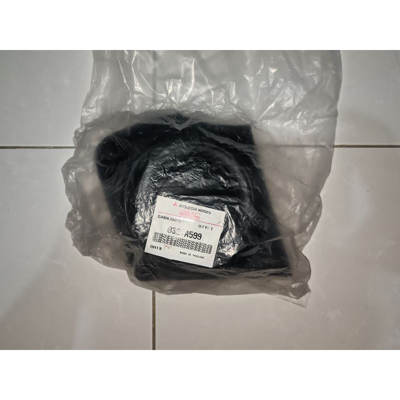 Cover fog lamp bumper depan Mitsubishi Strada Triton All new