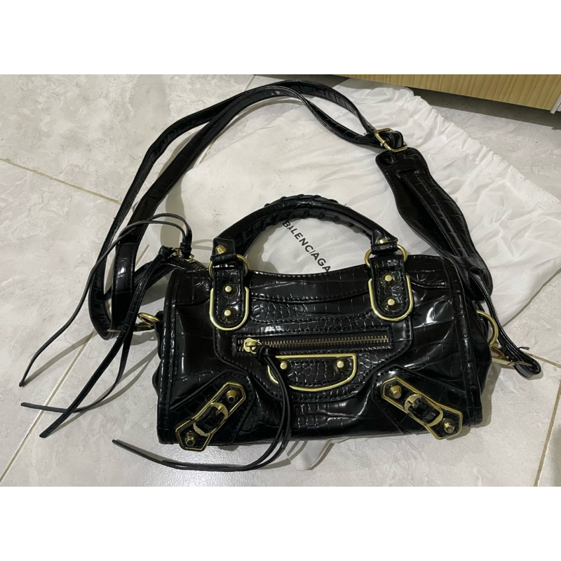 preloved tas balenciaga hitam (not ori)