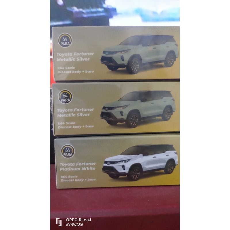 para64 Toyota Fortuner silver