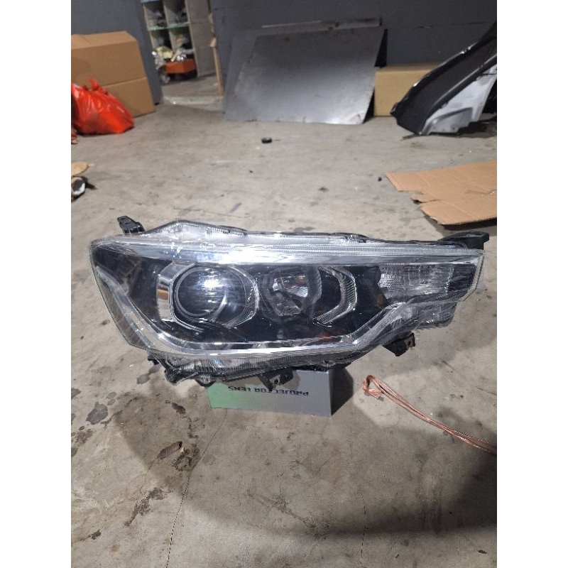 Headlamp Lampu Depan Mobil Suzuki Ertiga 2018 2019