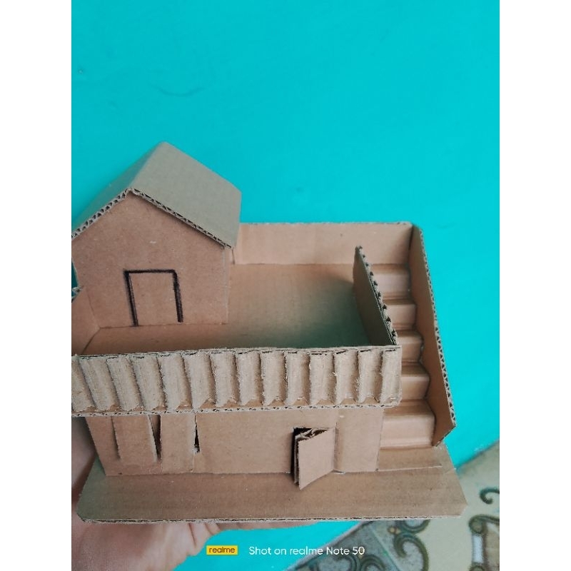 miniatur rumah 2 lantai dari kardus