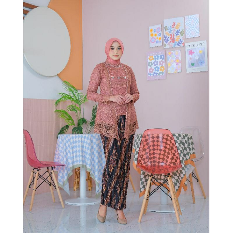 #setelan_brokat_model_ kutu_baru #set_brokat_plisket #kebaya_wisuda #baju_kondangan #kebaya_modern
