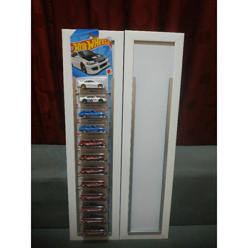 RAK BLISTER HOTWHEELS ISI 12 PCS HOTWHEELS WARNA PUTIIH BISA Di GANTUNG DI DINDING