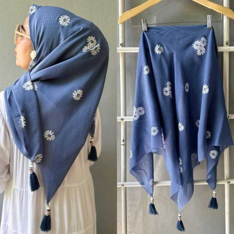 Hijab Segi Empat Tassel Motif Bunga Daisy Terbaru/ Jilbab Segi Empat Bella Square Jambul Motif Bunga