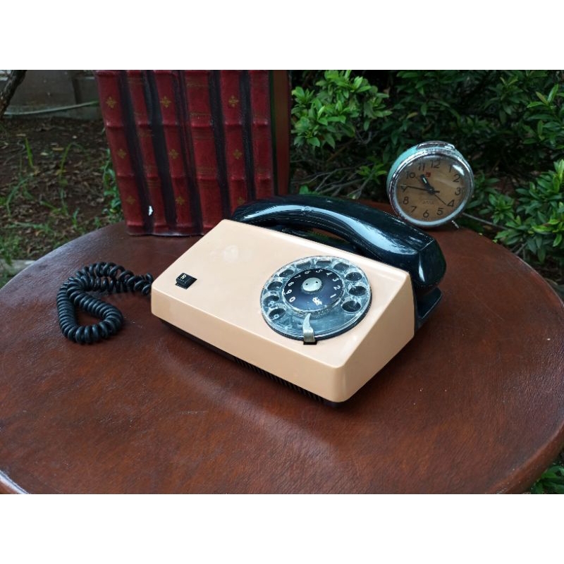 Pesawat Telepon Telpon Kabel Jadul Antik Vintage Lawas Tua Kuno Retro