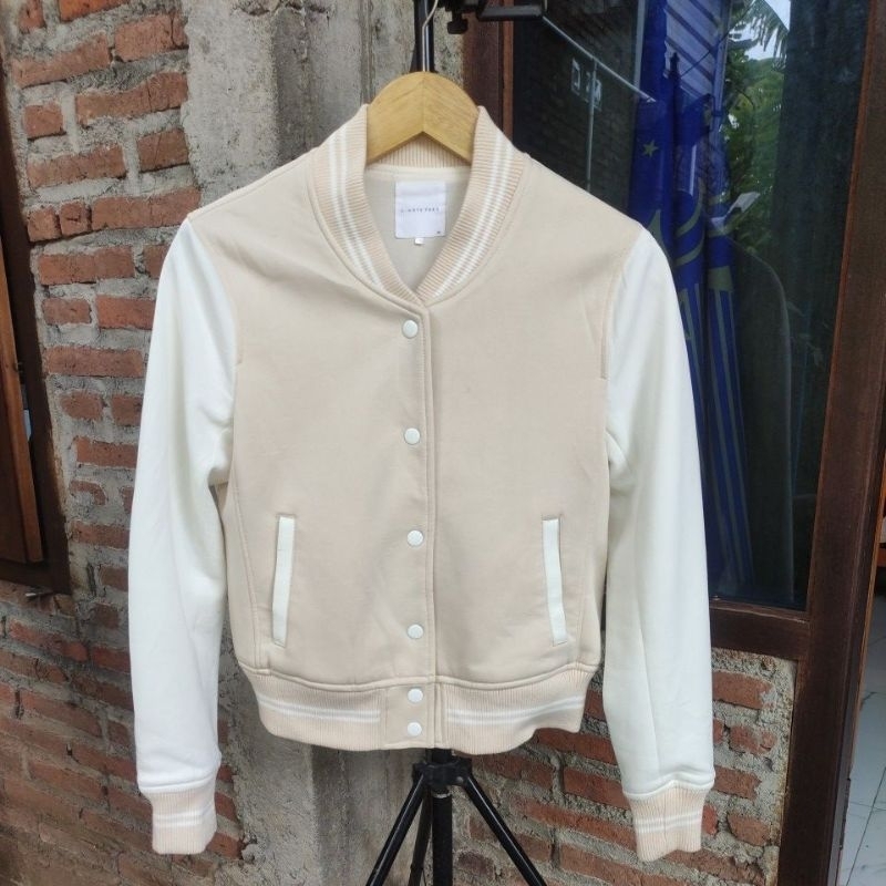 varsity brand LOWRYS FARM original korea kondisi like new