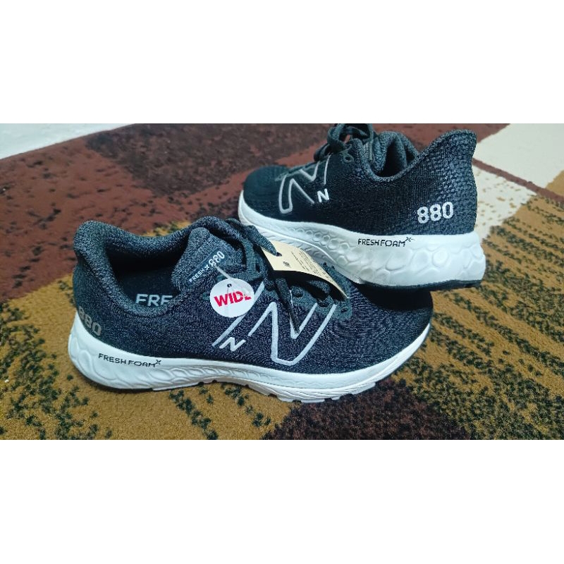 NB 880 V13 (ORIGINAL) size (37,5 EUR)