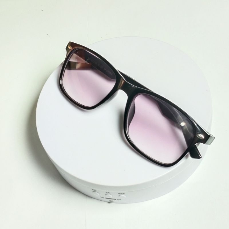 KACAMATA BACA DAN JALAN PRIA DAN WANITA LENSA PLUS.