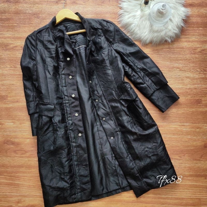 coat wanita hitam pekat mengkilap panjang midi full furing