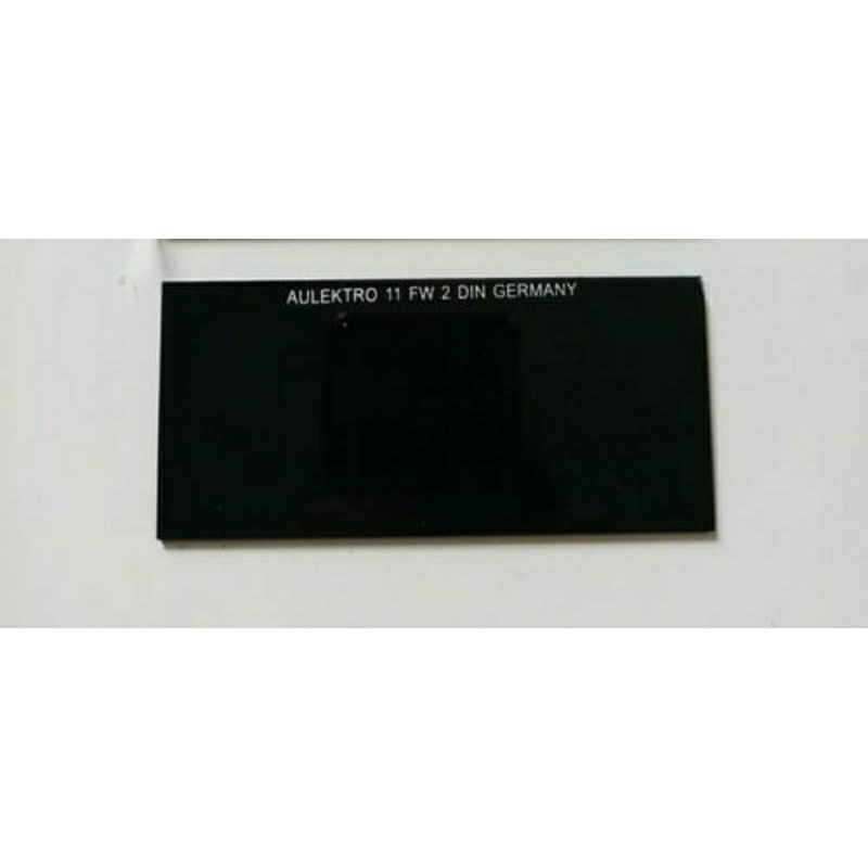 kaca las hitam din 11