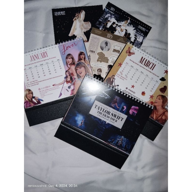 

KALENDER TAYLOR SWIFT 2025 GENMAPRINTSHOP DESK CALENDAR