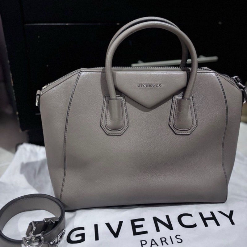 PEMESANAN GIVENCHY GOATSKIN MEDIUM ANTIGONA BAG