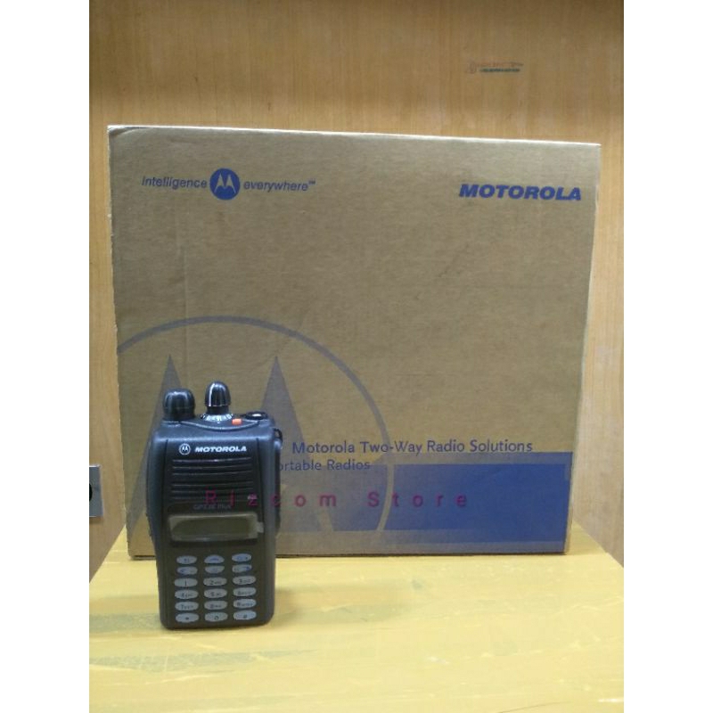 Motorola GP 338 Plus IS HT UHF Original GP338