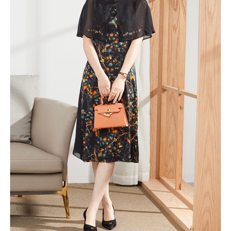 Midi Dress Hitam Motif Bunga-bunga [Semi Cheongsam]