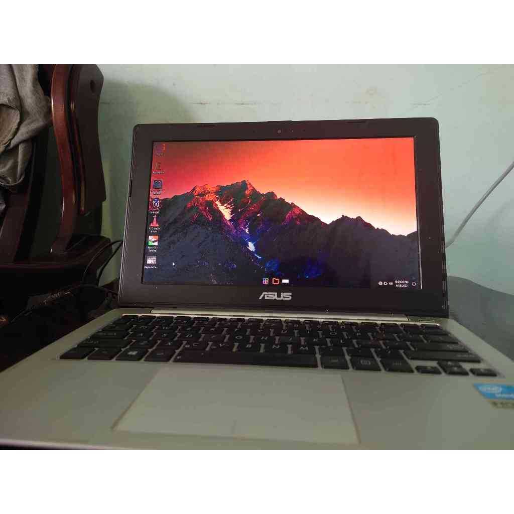 Laptop Asus X201E bekas notebook 4gb ram murah ringan kecil