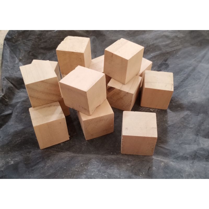Kubus / Balok  kayu jati belanda 9x5x4cm