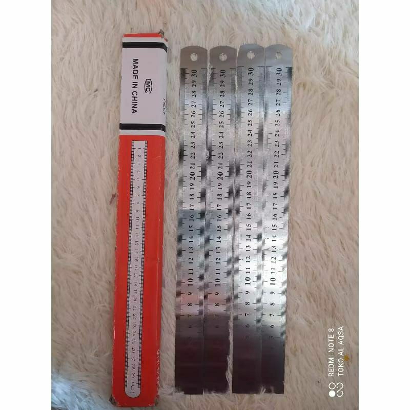 

Penggaris Besi Van Art 30cm