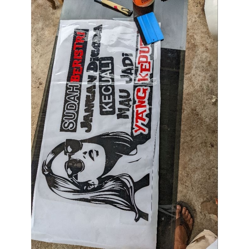 cutting sticker murah..curting sticker truk cutting sticker pintu truk